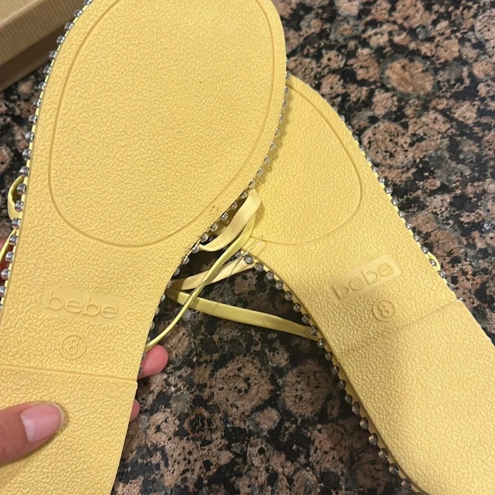 Yellow Bebe flip flops with rhinestone NWT Size 8 - Picture 2 of 4